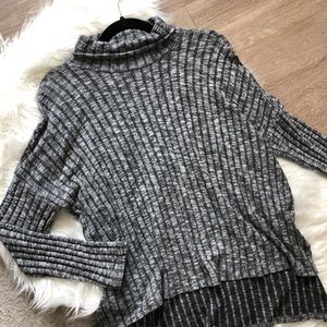 American Eagle sweater (M)
